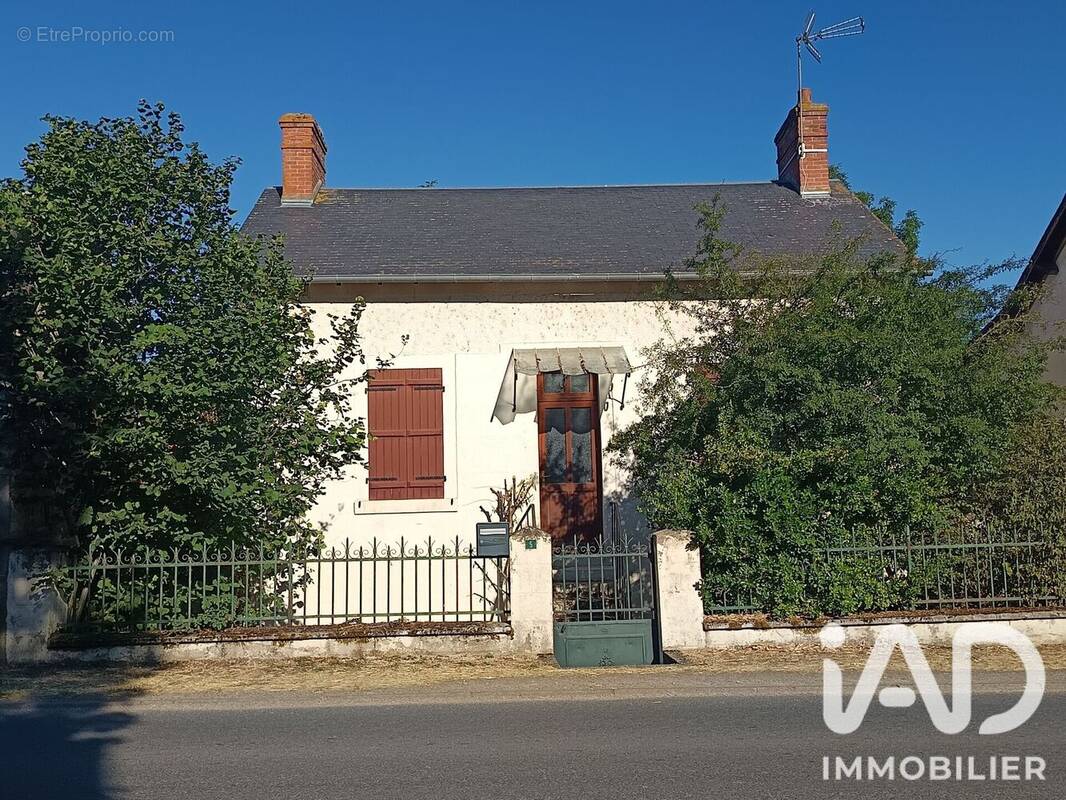 Photo 1 - Maison à SAINT-LOUP-DES-CHAUMES