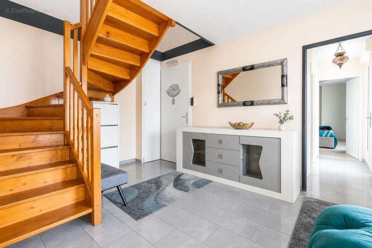 Duplex de charme 5 pièces avec terrasse à Stains - photo 11
