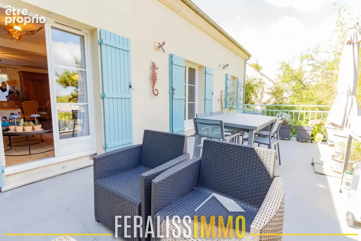 Dans un écrin de verdure, maison familiale édifiée sur sous- - photo 18