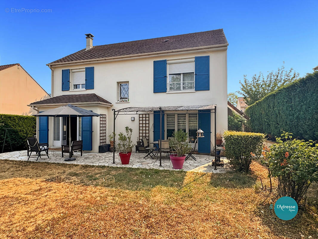 Maison à MENNECY