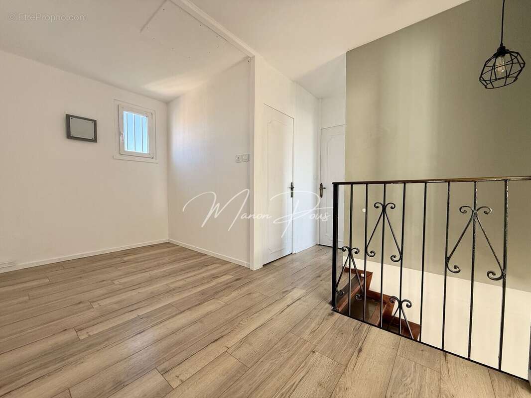 Maison 118 m² à Saint-Esteve  - photo 51