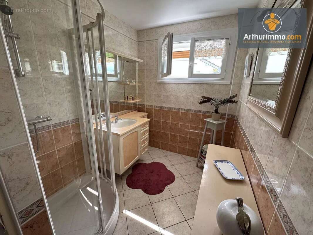 Maison à LONGUEIL-ANNEL