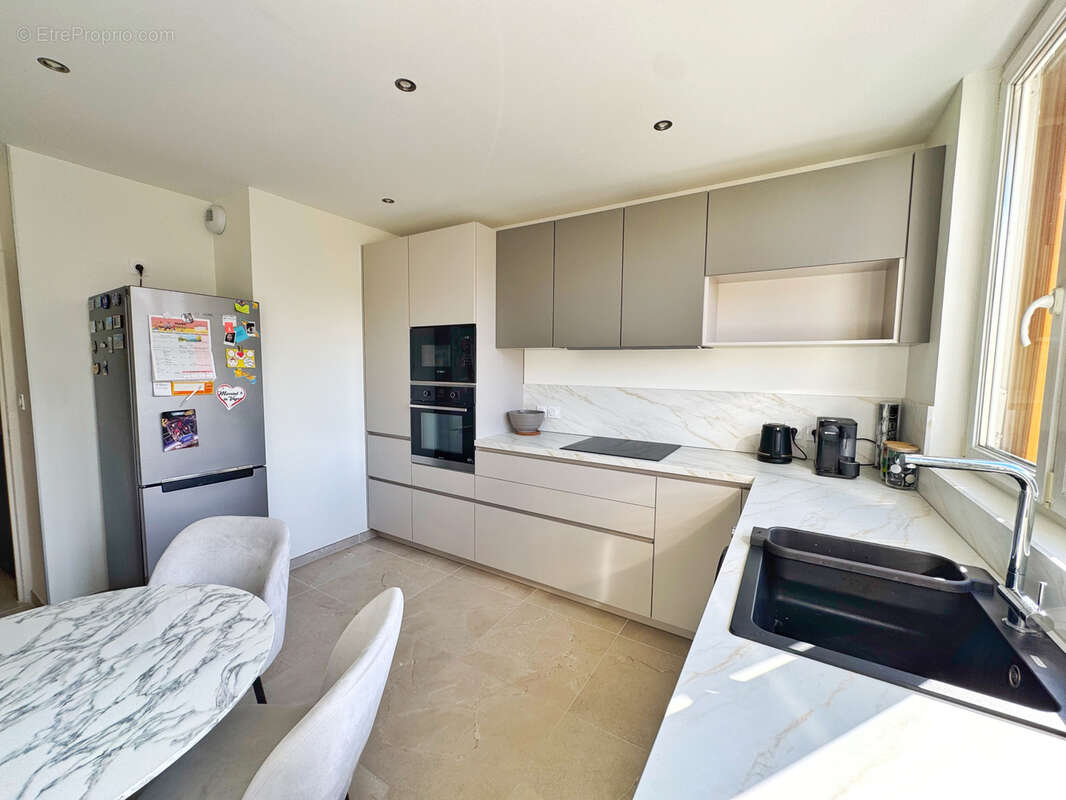 Appartement à LA MULATIERE