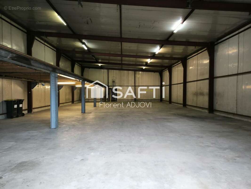 Photo 2 - Commerce à BUYSSCHEURE