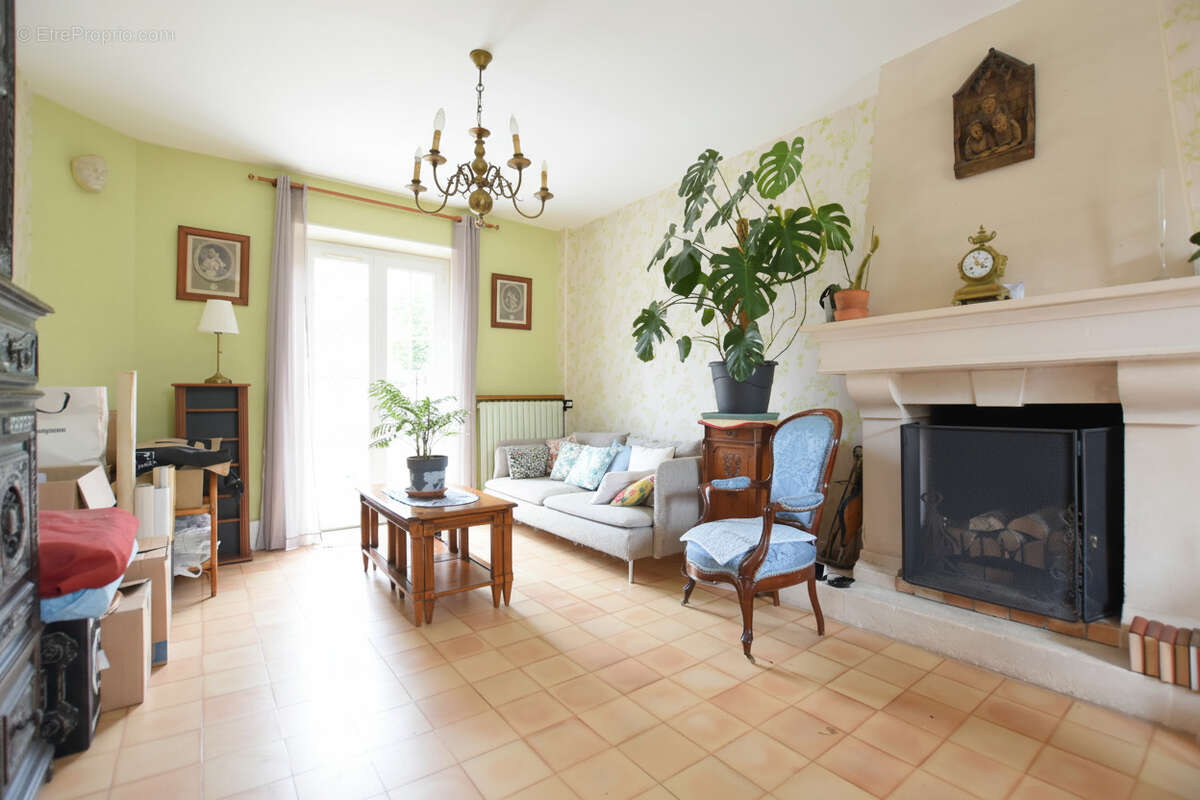 Maison à LE PERRAY-EN-YVELINES