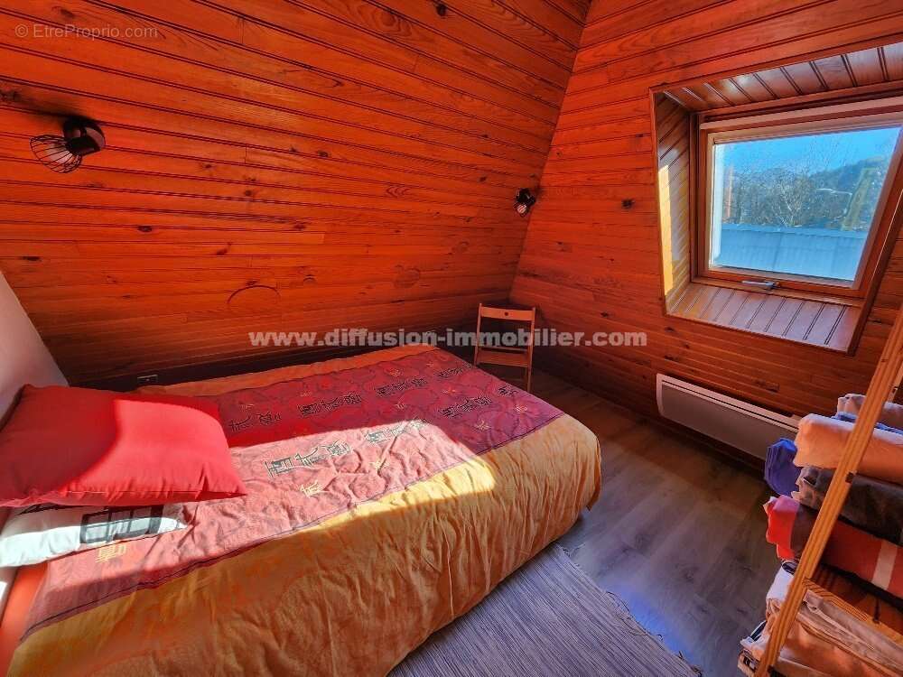 Maison à LE LAUZET-UBAYE