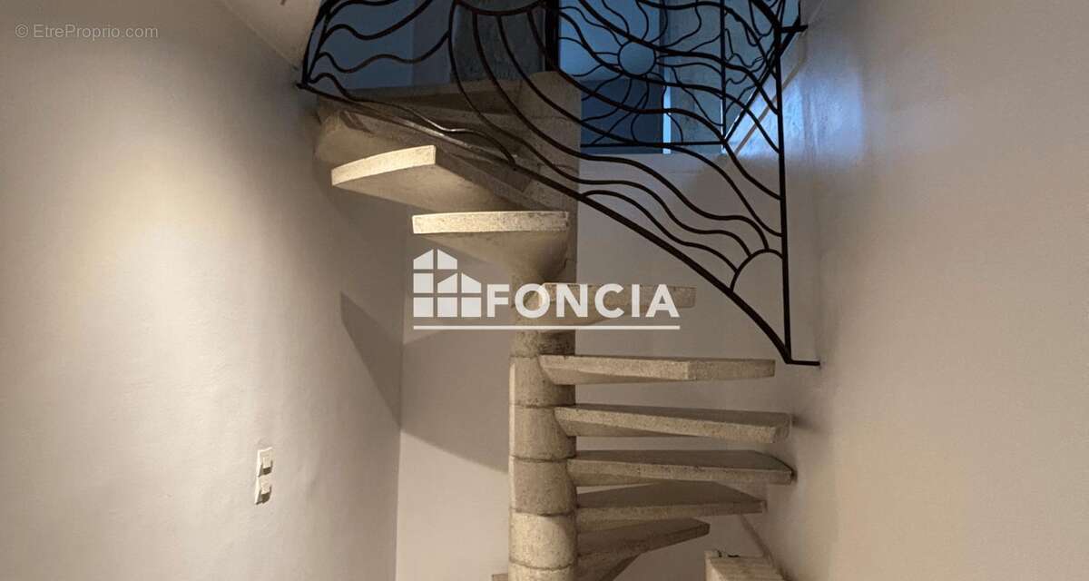 Maison à AZAY-LE-RIDEAU