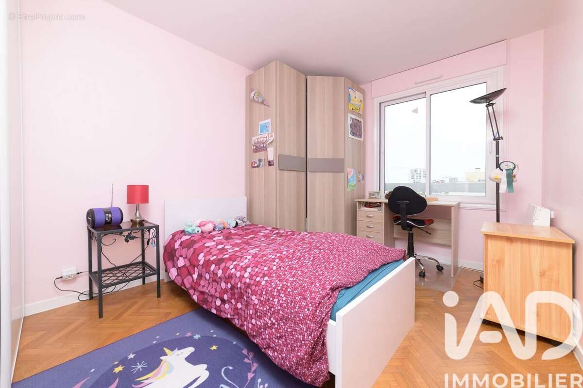Photo 9 - Appartement à COURBEVOIE