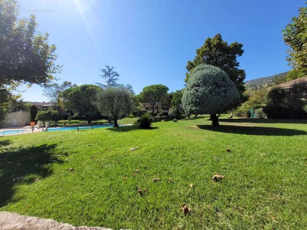 Appartement à PEYMEINADE