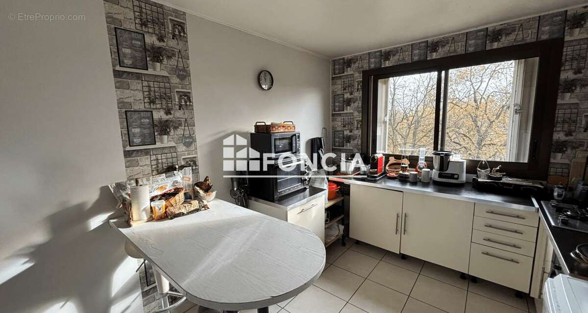 Appartement à VERNEUIL-SUR-SEINE