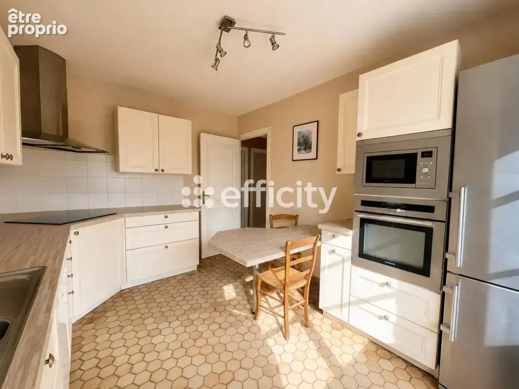 Maison 140 m² à Joue-Les-Tours  - photo 4