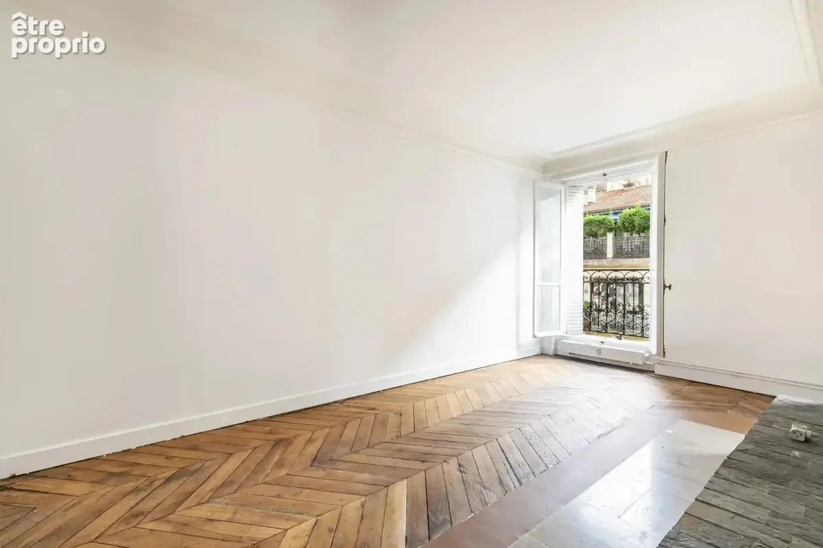 PARIS 9 - rue CHAPTAL - F5  + Cave + Chambre de service - photo 4