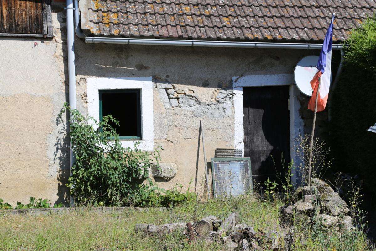 Maison à CHARBONNAT