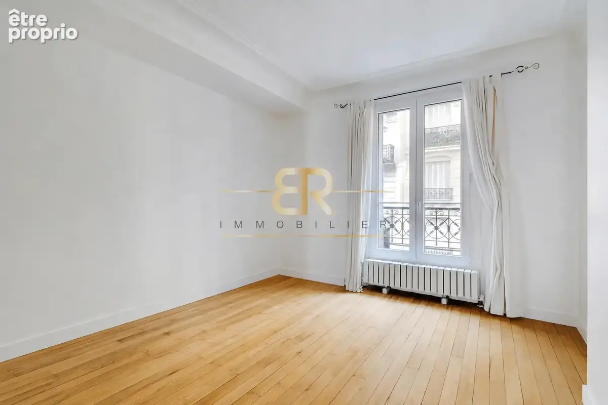 Appartement à PARIS-14E