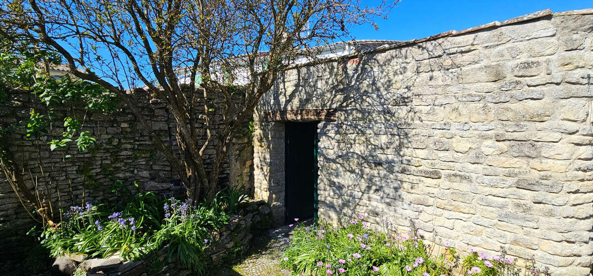 Maison à SAINT-CLEMENT-DES-BALEINES