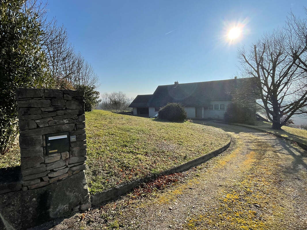 Maison à TIGNIEU-JAMEYZIEU