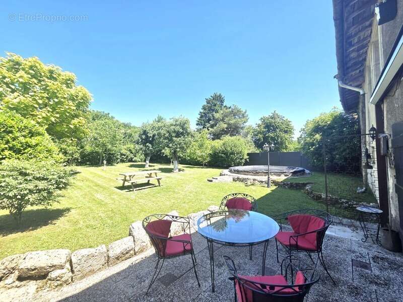 Maison de village à vendre en exclusivité 4 chambres, grange et jardin REVILLE AUX BOIS (55150) - photo 2