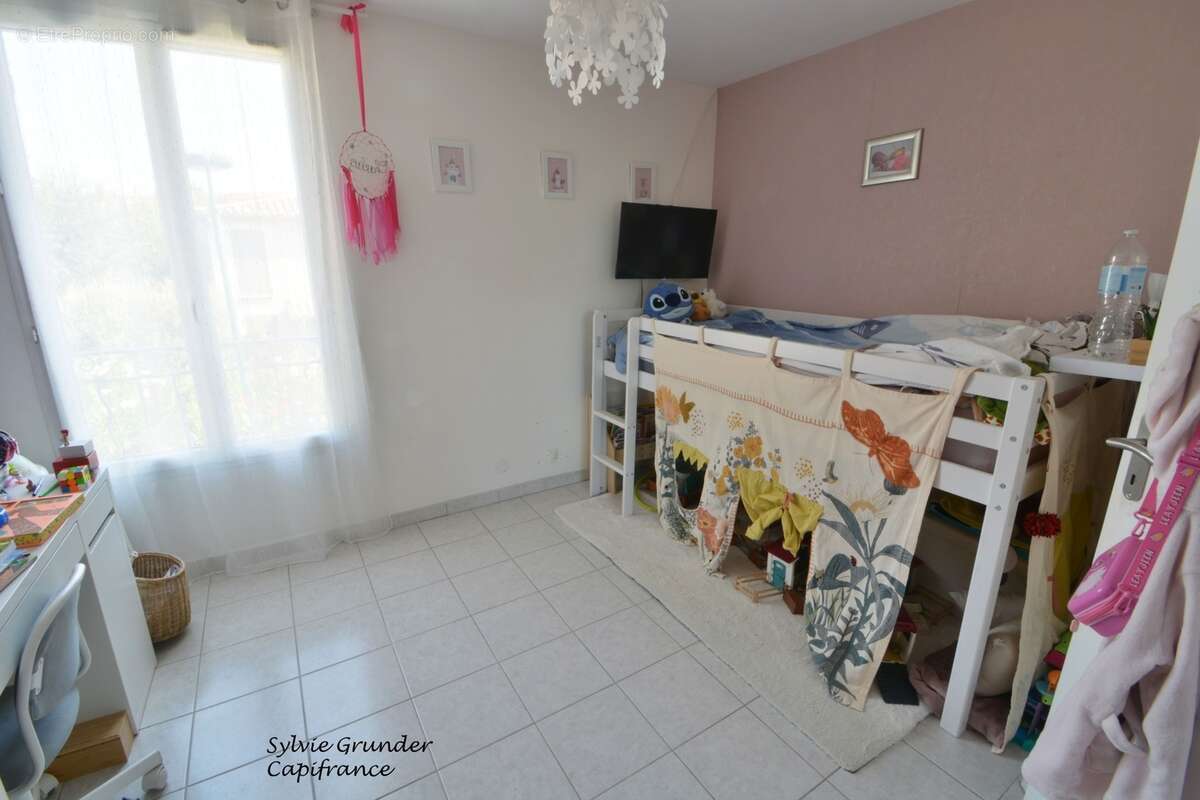 Maison à vendre 4 pièces LANCON PROVENCE (13) avec jardin et piscine - photo 8