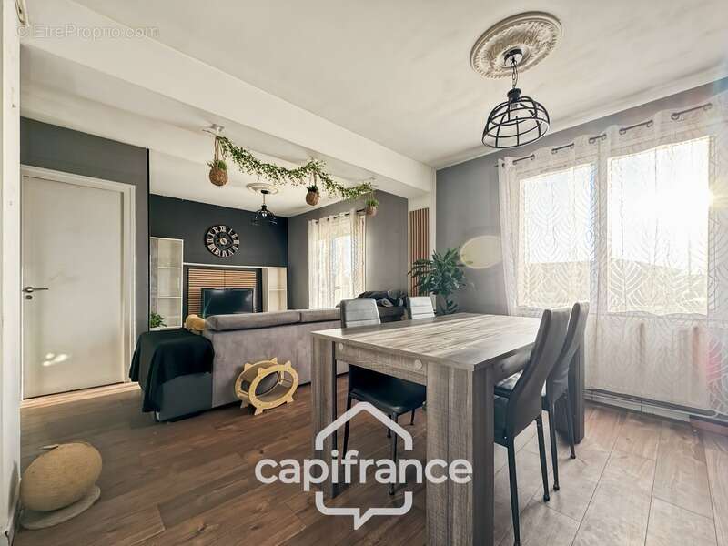 Maison à OUROUX-SUR-SAONE