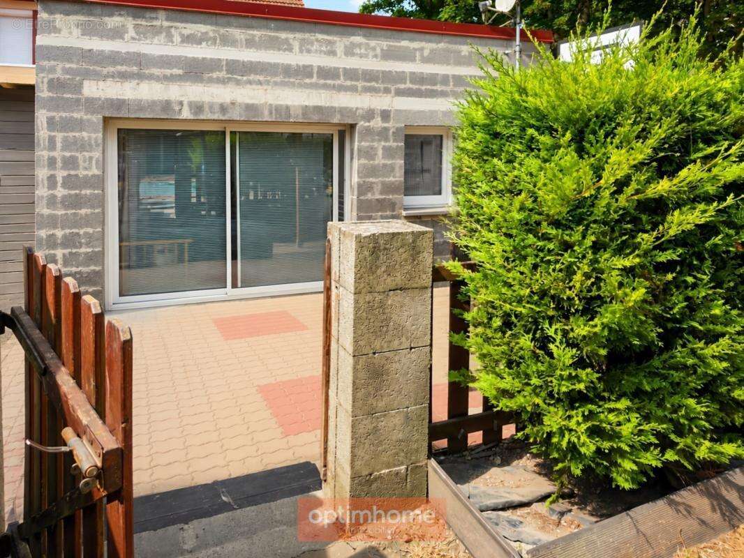 Maison de ville de 146 m² – 4 chambres – bureau – cour et jardin - photo 2