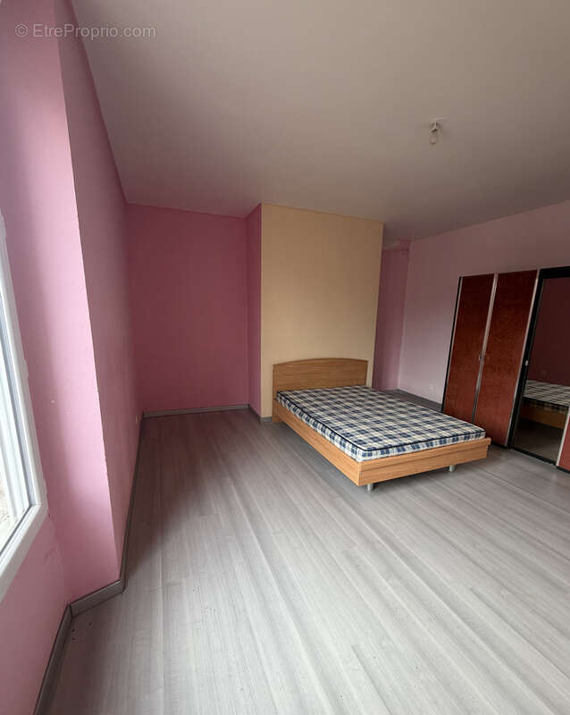 Maison à CHATENAY-SUR-SEINE