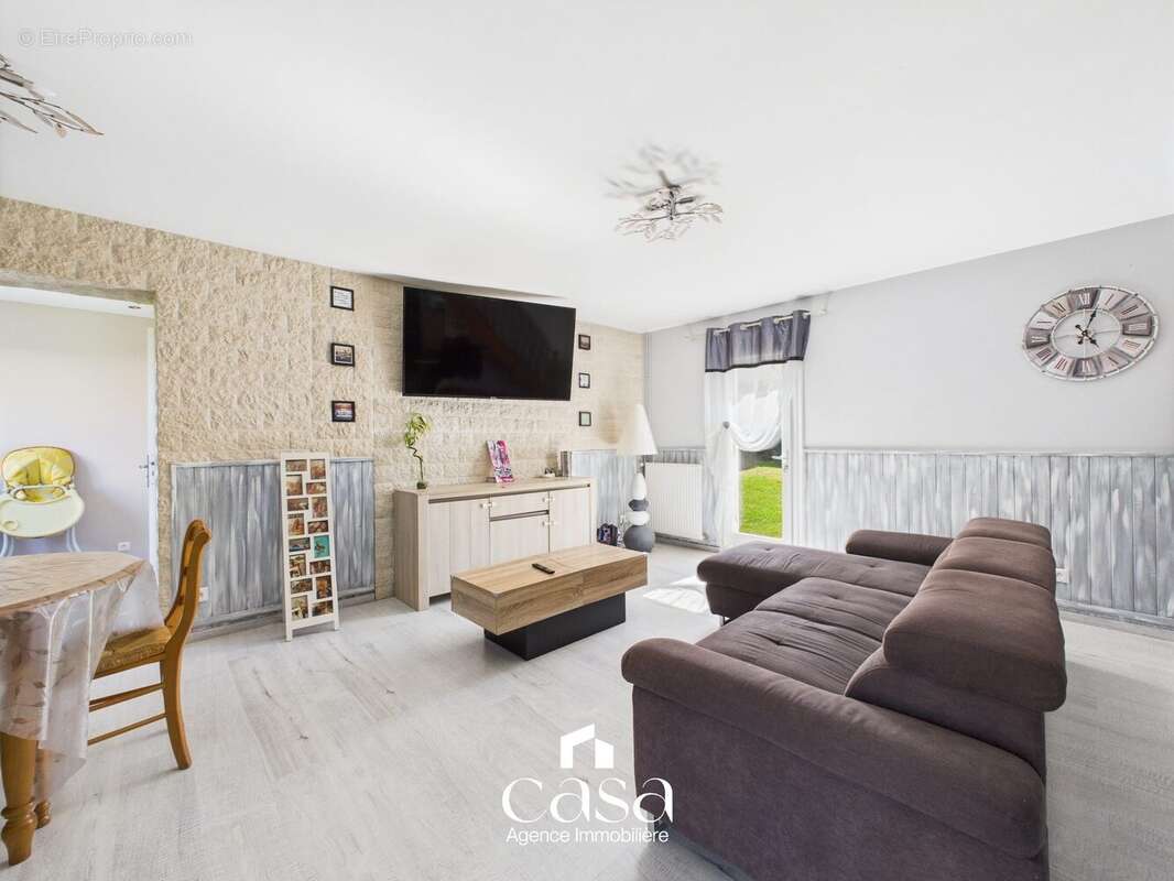 Maison à LAIZE-LA-VILLE