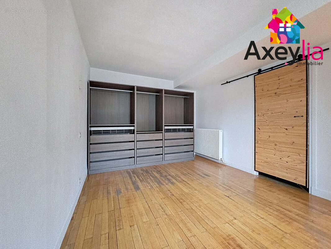 Appartement à LE COTEAU