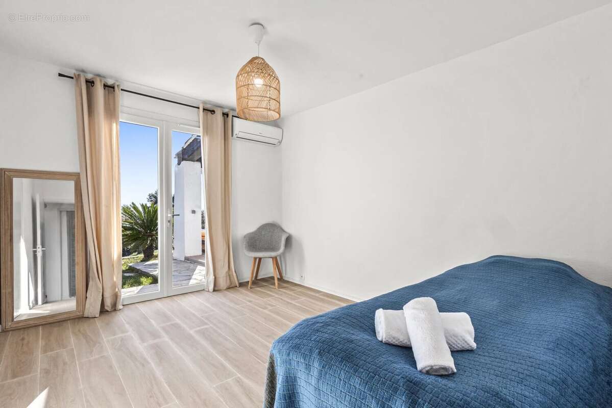 Maison à TOURRETTES-SUR-LOUP
