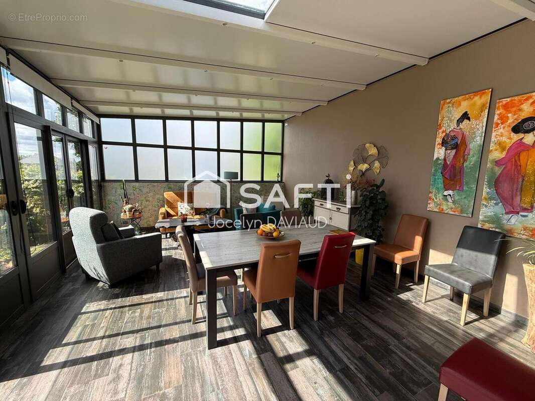 Maison 155 m² à Saint-Sulpice  - photo 3