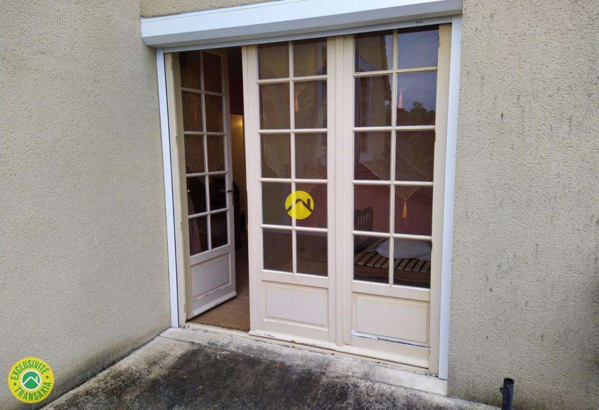 Maison à SAINT-DENIS-DE-JOUHET