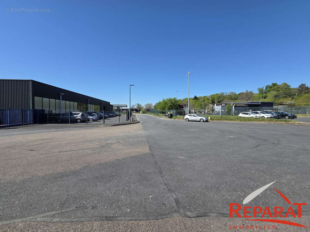 Terrain à SAINT-PANTALEON-DE-LARCHE