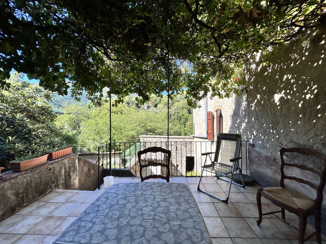 En Cévennes, Maison de village, avec terrasse et cour intérieure - photo 2