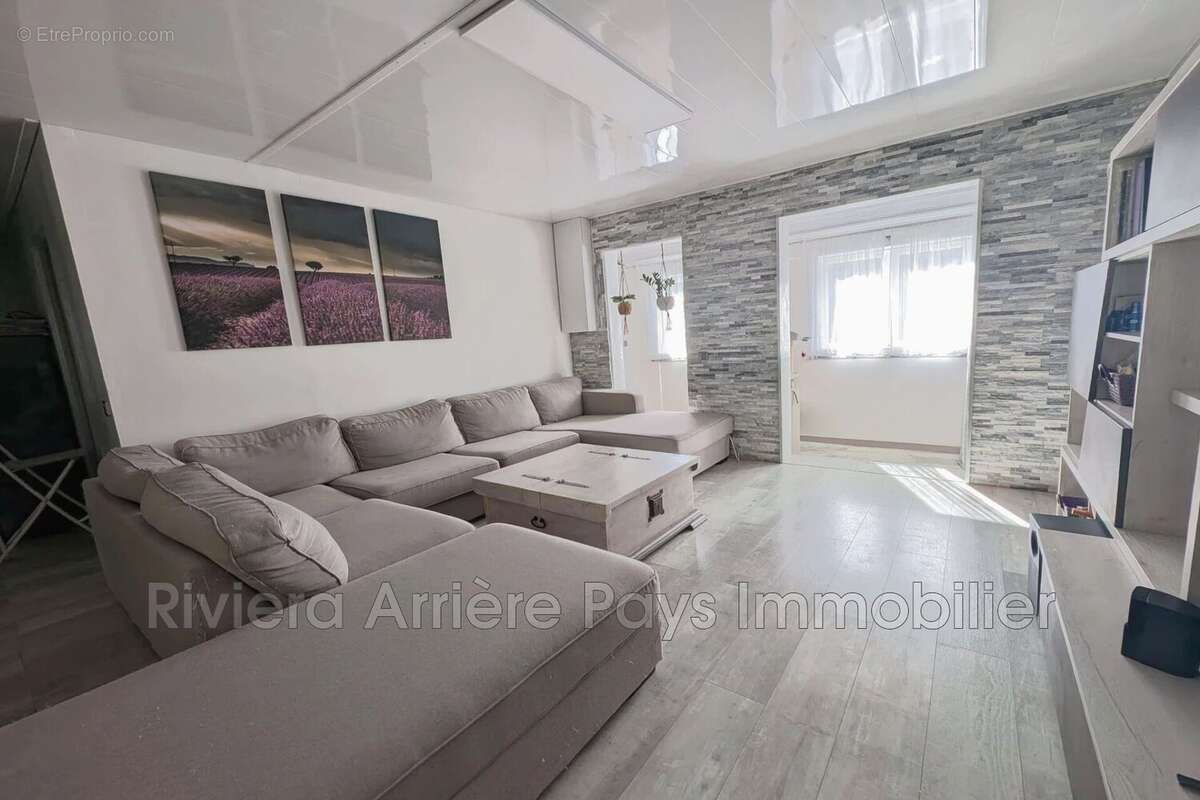 Appartement à TOURRETTE-LEVENS