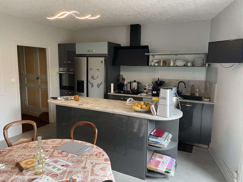 Maison à ARNAC-POMPADOUR