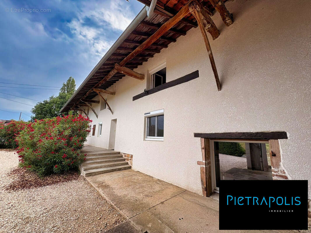 Maison à PONT-DE-VEYLE