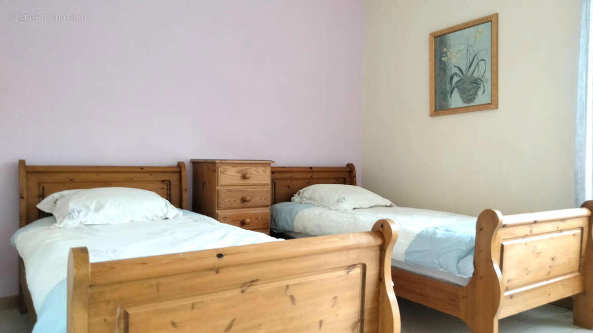 Maison Rustique Restaurée, 4 Chambres, 2,5ha, Vue, Dépendances, Bord de Rivière – Lessac (86) - photo 20