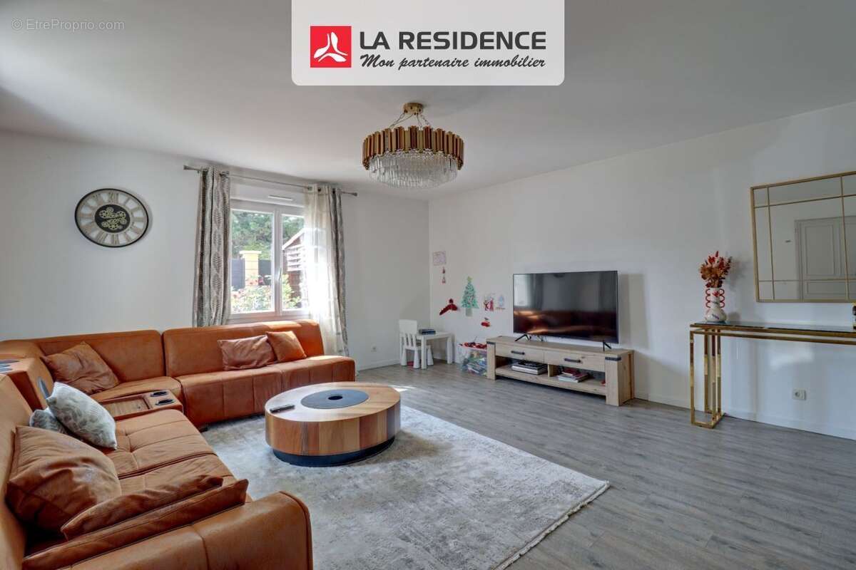 Maison 117 m² à Carrieres-Sous-Poissy  - photo 3