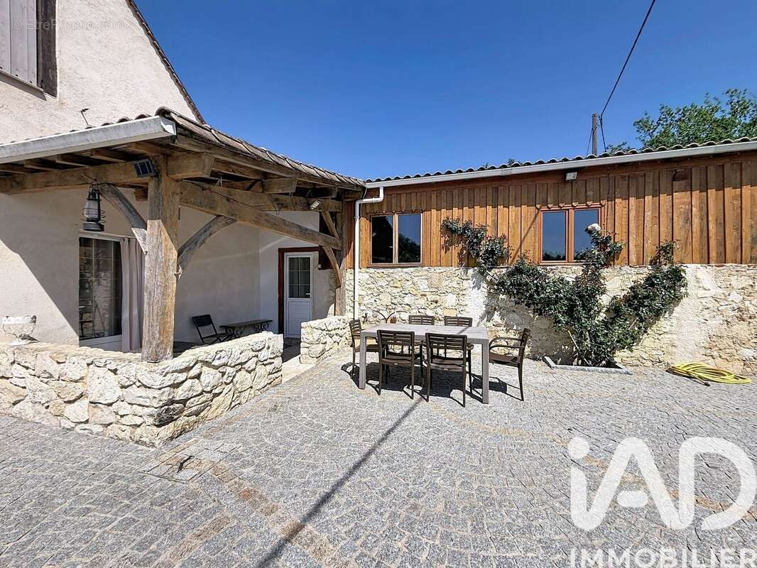 Maison 206 m² à Bergerac  - photo 3