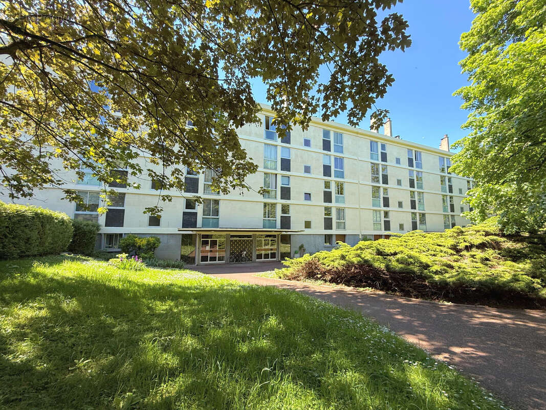 Appartement à RUEIL-MALMAISON