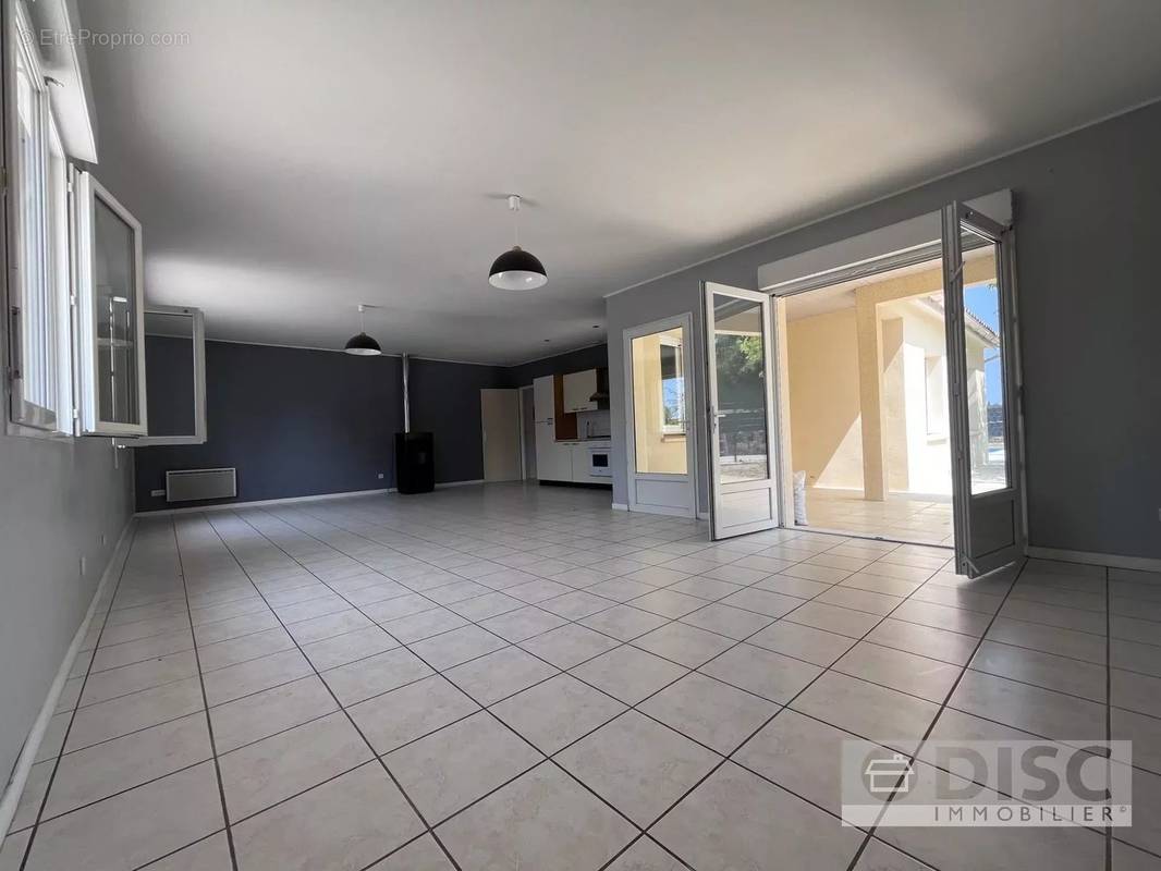 Maison à FLAUJAC-POUJOLS