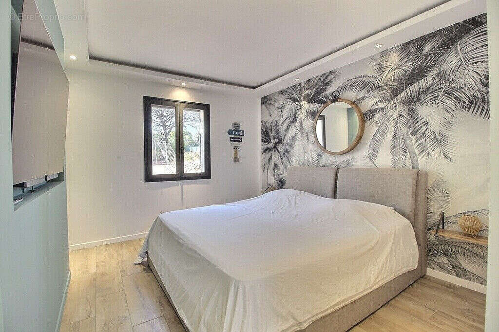 Maison à ROQUEBRUNE-SUR-ARGENS