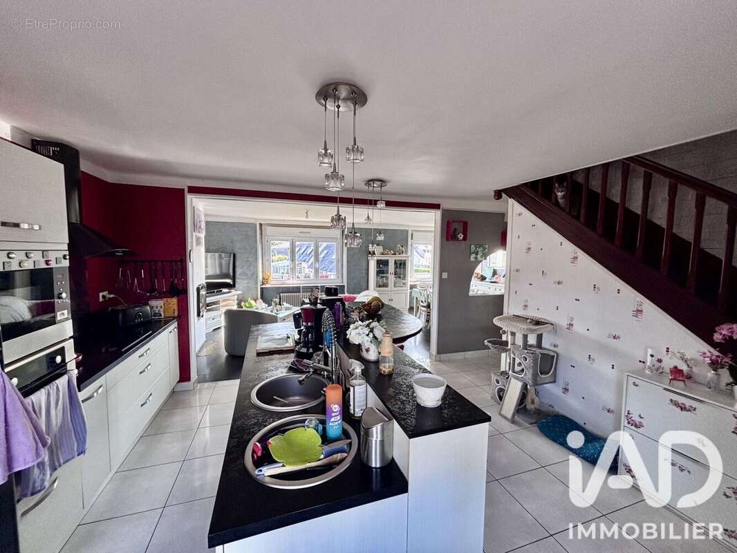 Maison 158 m² à Lannilis  - photo 6