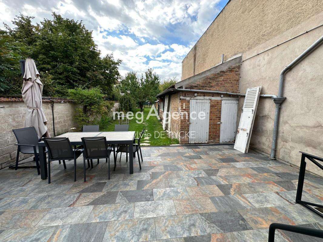 Maison à PONT-SUR-YONNE