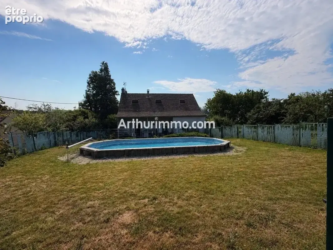 Maison 8 pièces avec piscine et dépendances – Terrain de 3 673 m² - photo 2