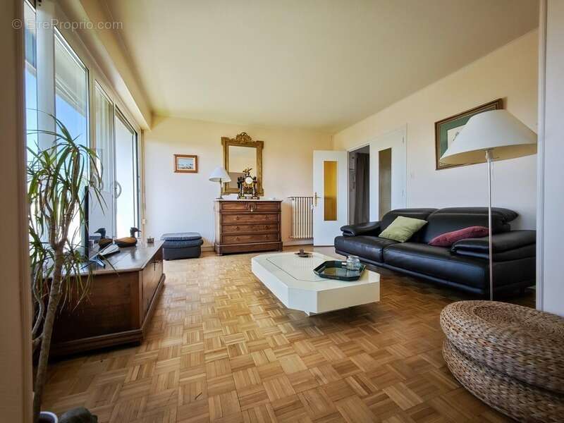 CHOLET – Résidence Saint-Pierre  Appartement 4 pièces – 3 chambres  Dernier étage – Vue exceptionnelle - photo 5