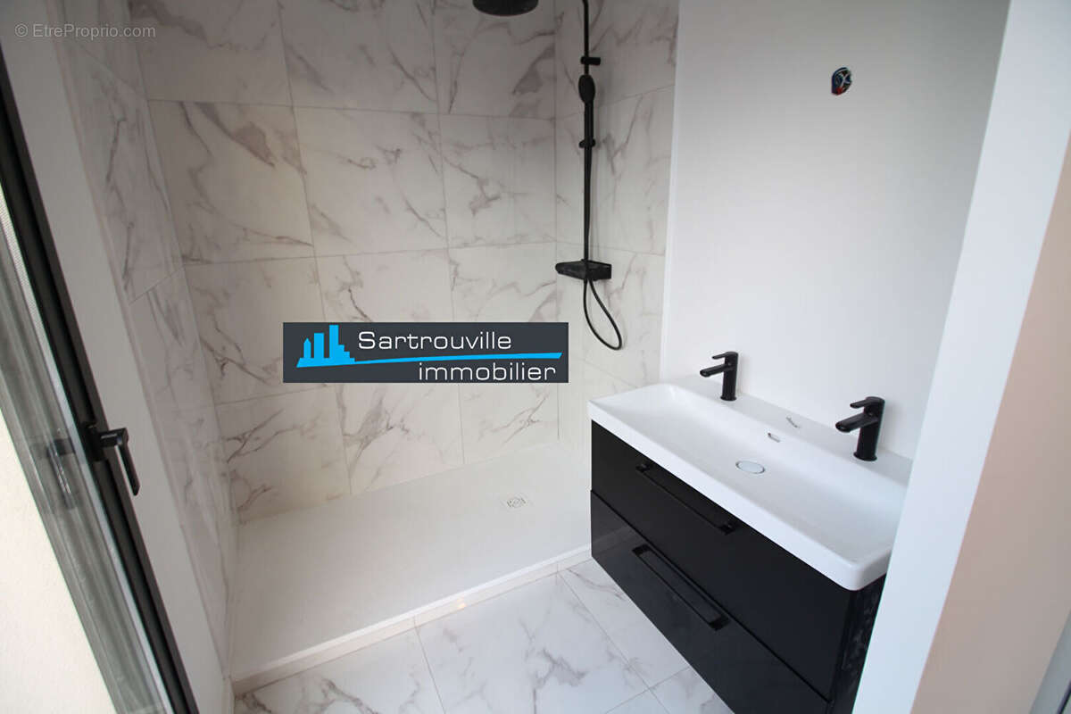 Maison à SARTROUVILLE