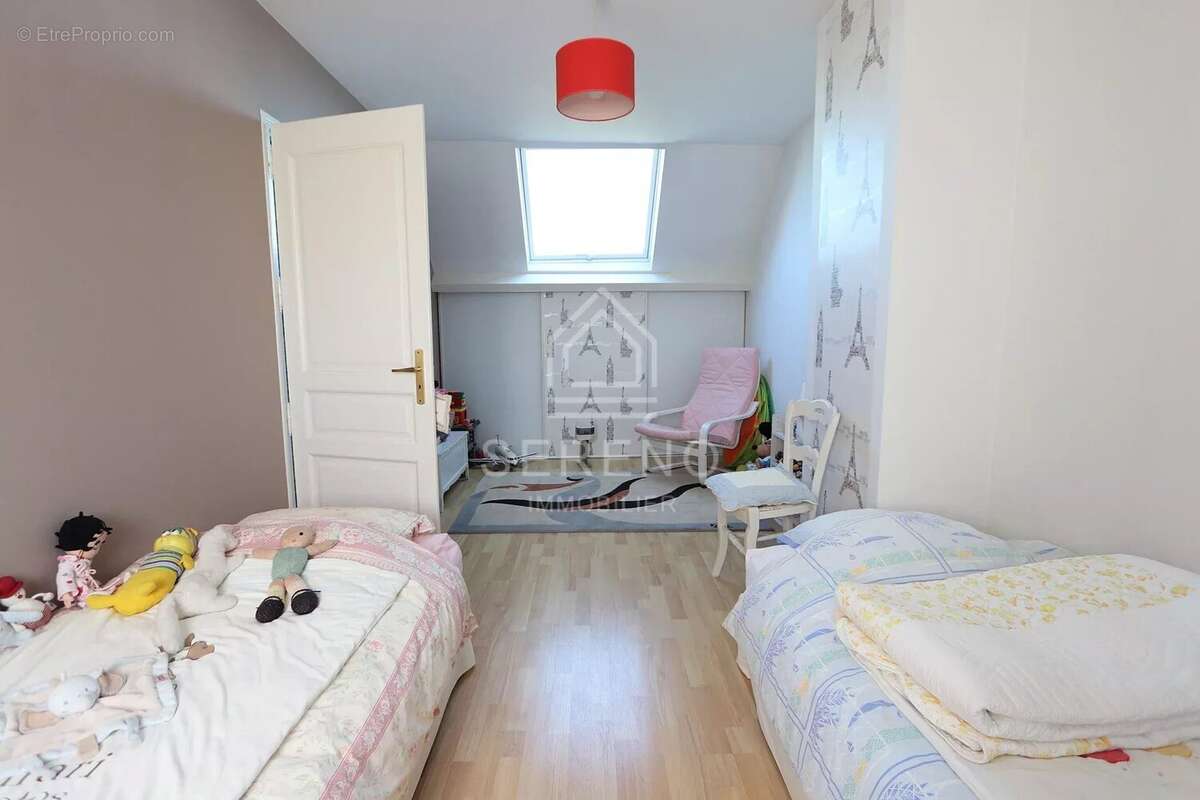 Maison à CHAMPS-SUR-MARNE