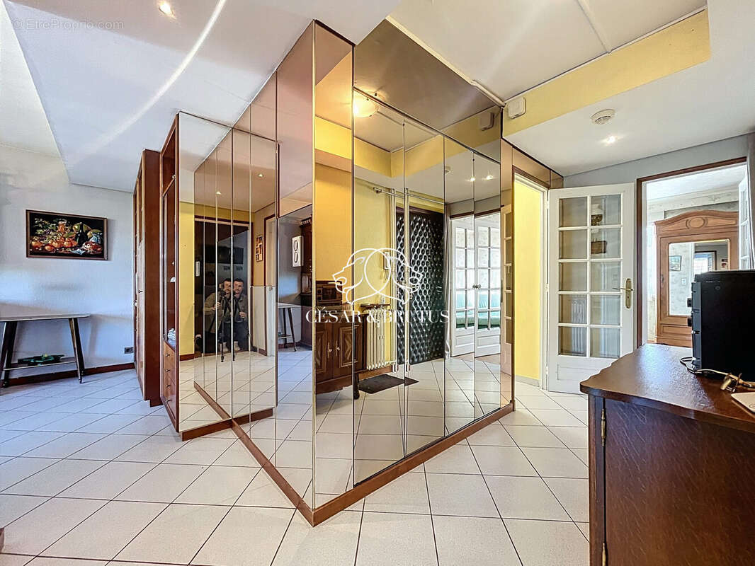 Appartement à LE PEAGE-DE-ROUSSILLON