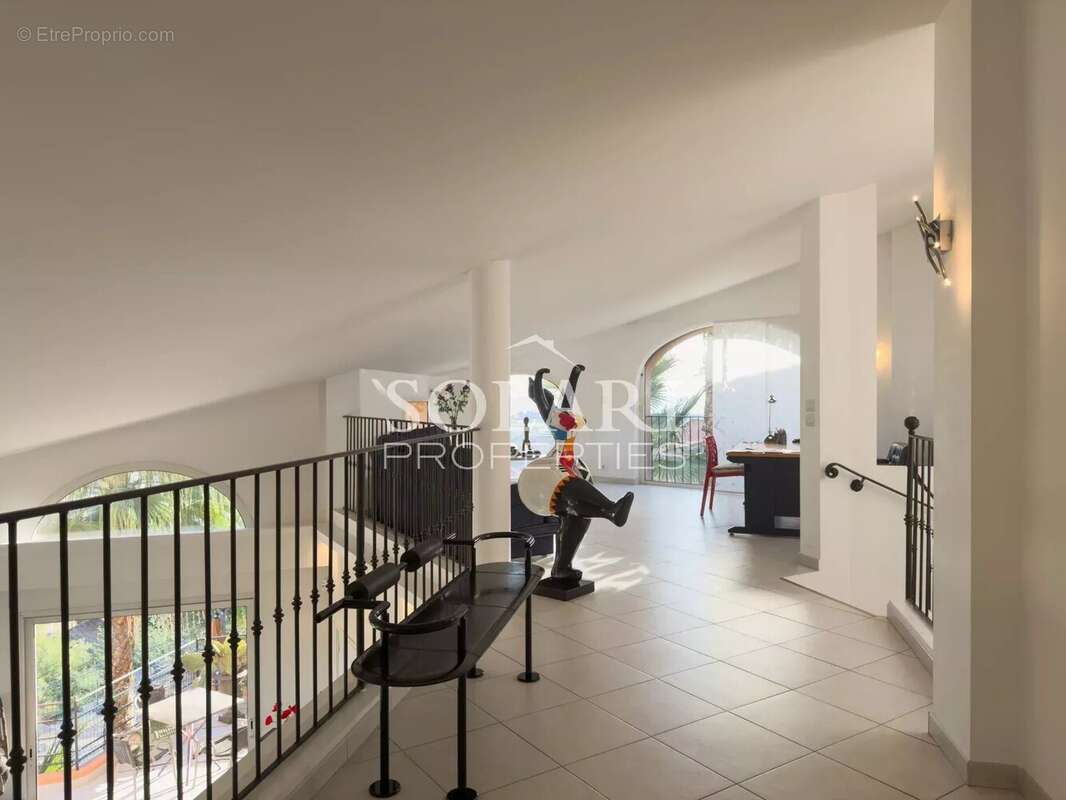 Maison à MANDELIEU-LA-NAPOULE