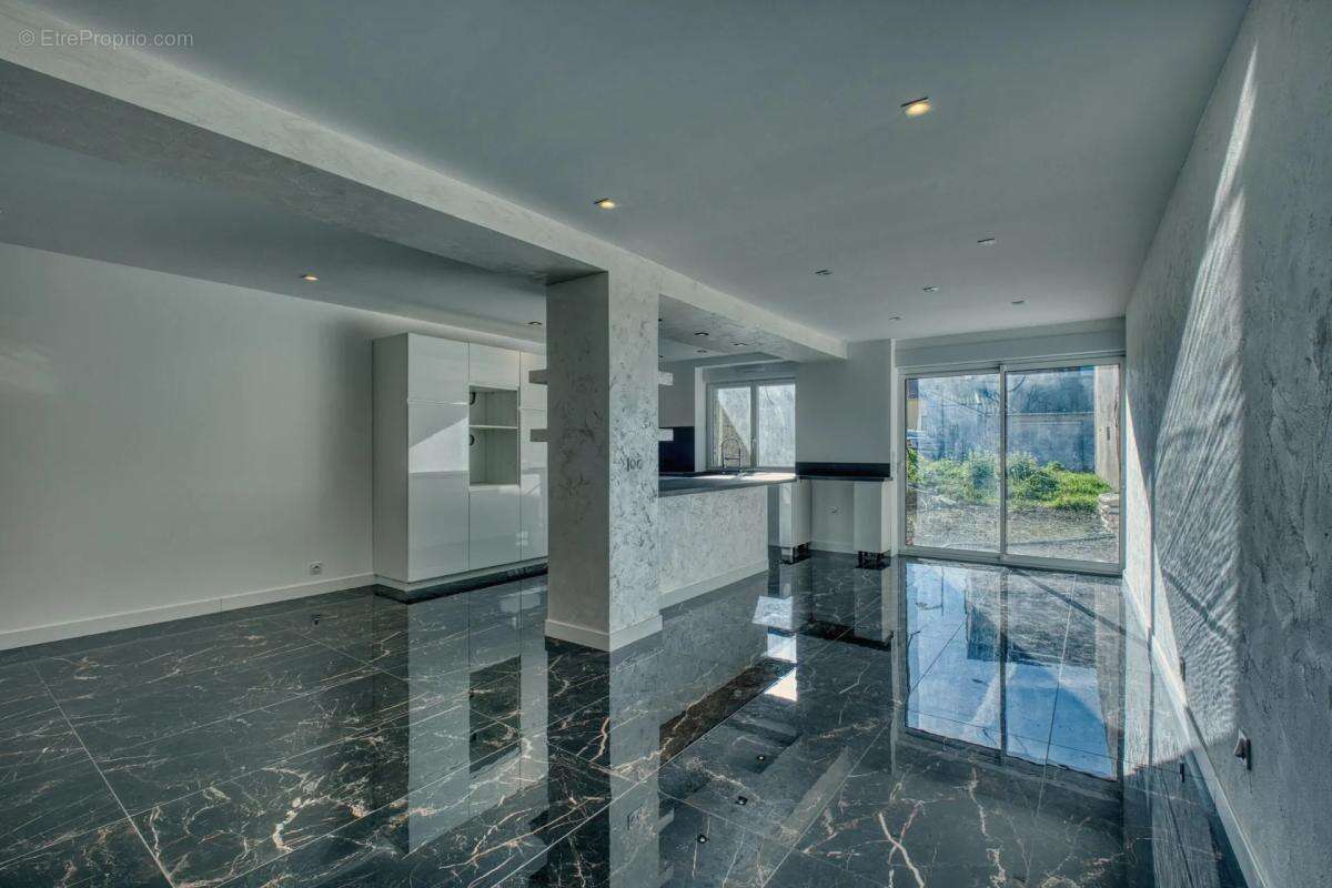 Maison à VAHL-LES-FAULQUEMONT